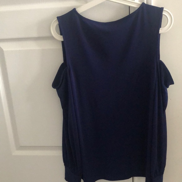 Express Cold-Shoulder Blouse - Picture 4 of 5